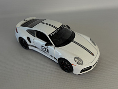 Машина 1:24 Porsche 911 Turbo S 2404B